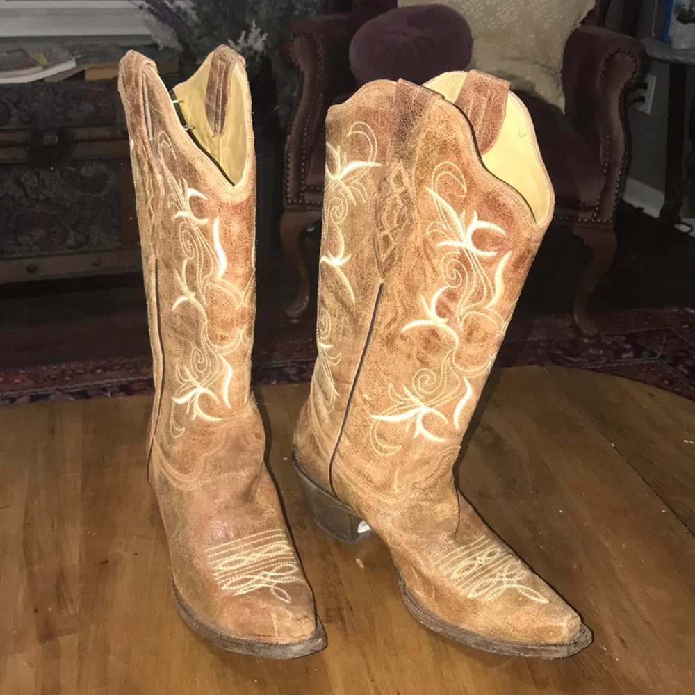 Corral Tan Cowgirl Boots!